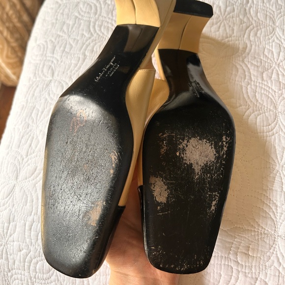 Salvatore Ferragamo boutique sling backs, size 9 1/2 Tan and black in color - Picture 2 of 3